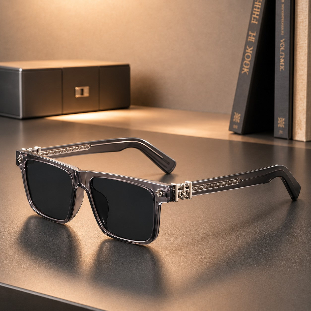 FLEUR CREST SQUARE SHADES