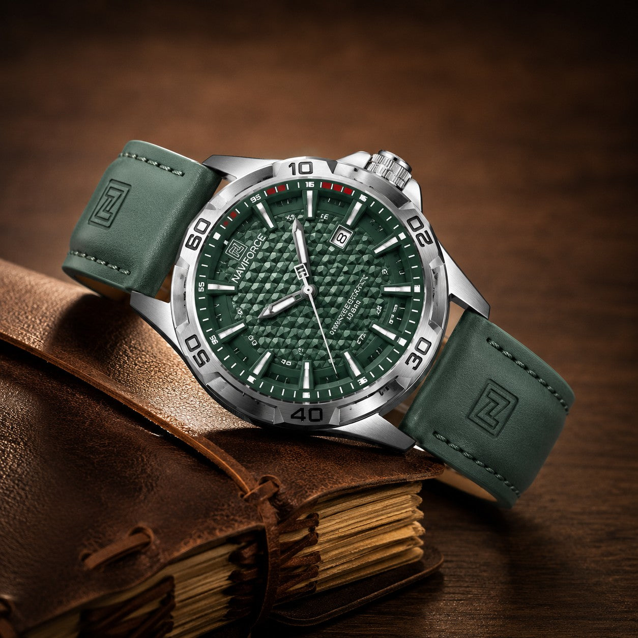 PYRAMID TEXTURE SPORT WATCH