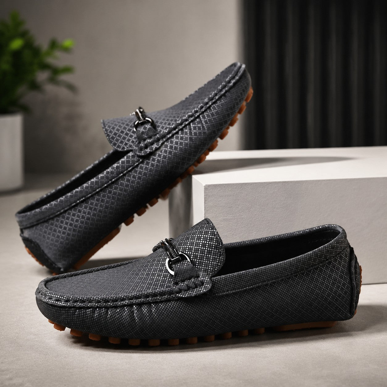 ROUND TOE LOAFERS