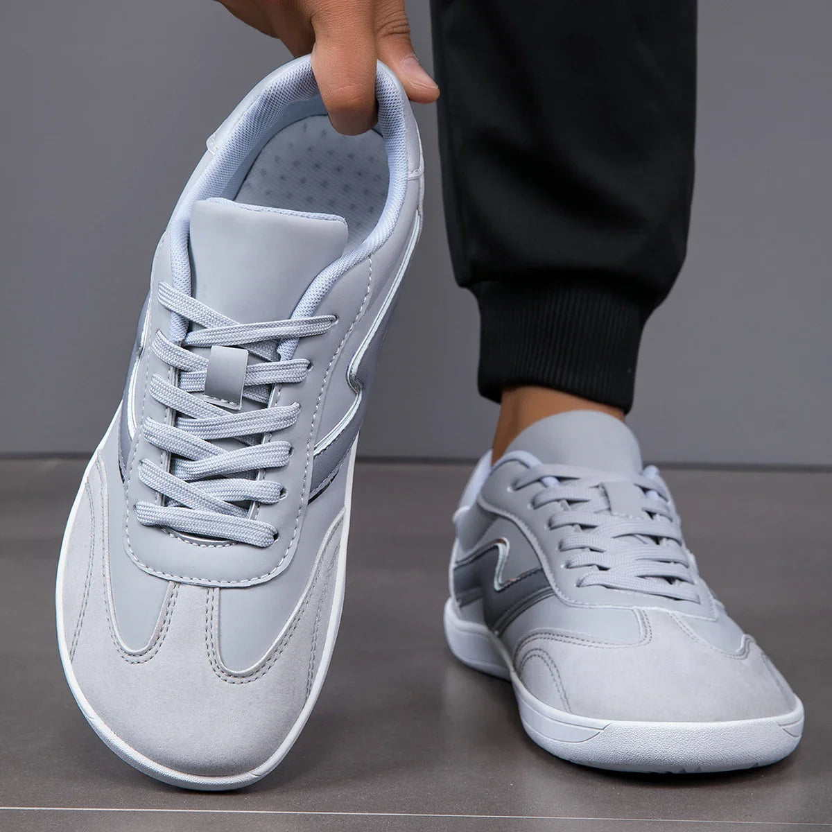 WIDE TOE COMFORT SNEAKERS