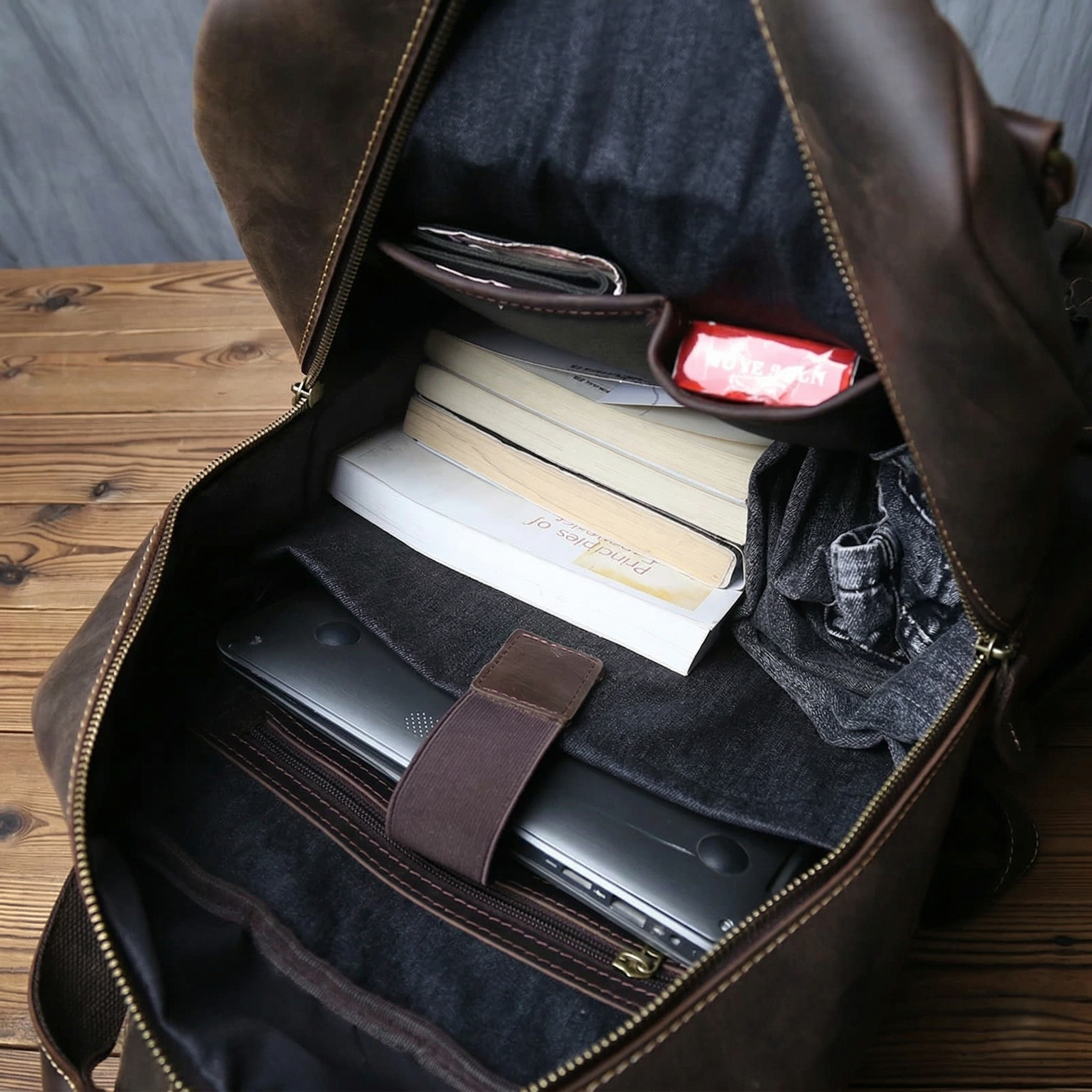 ZIPPER UTILITY BACKPACK
