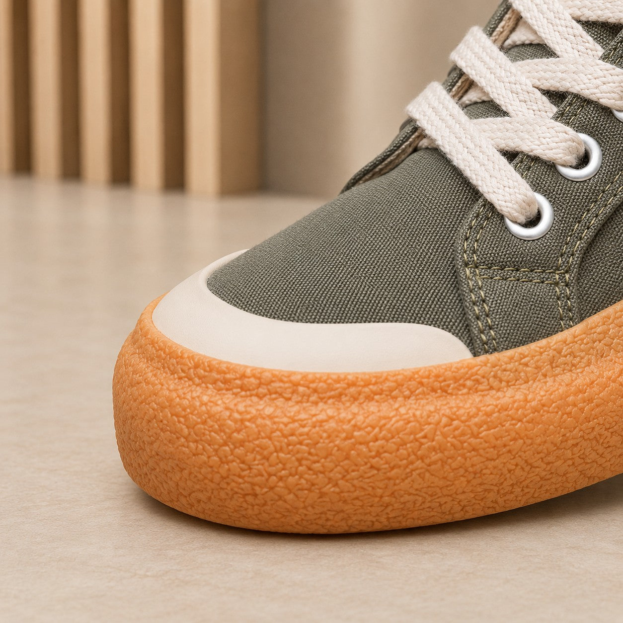 CLASSIC GUM SOLE SNEAKER