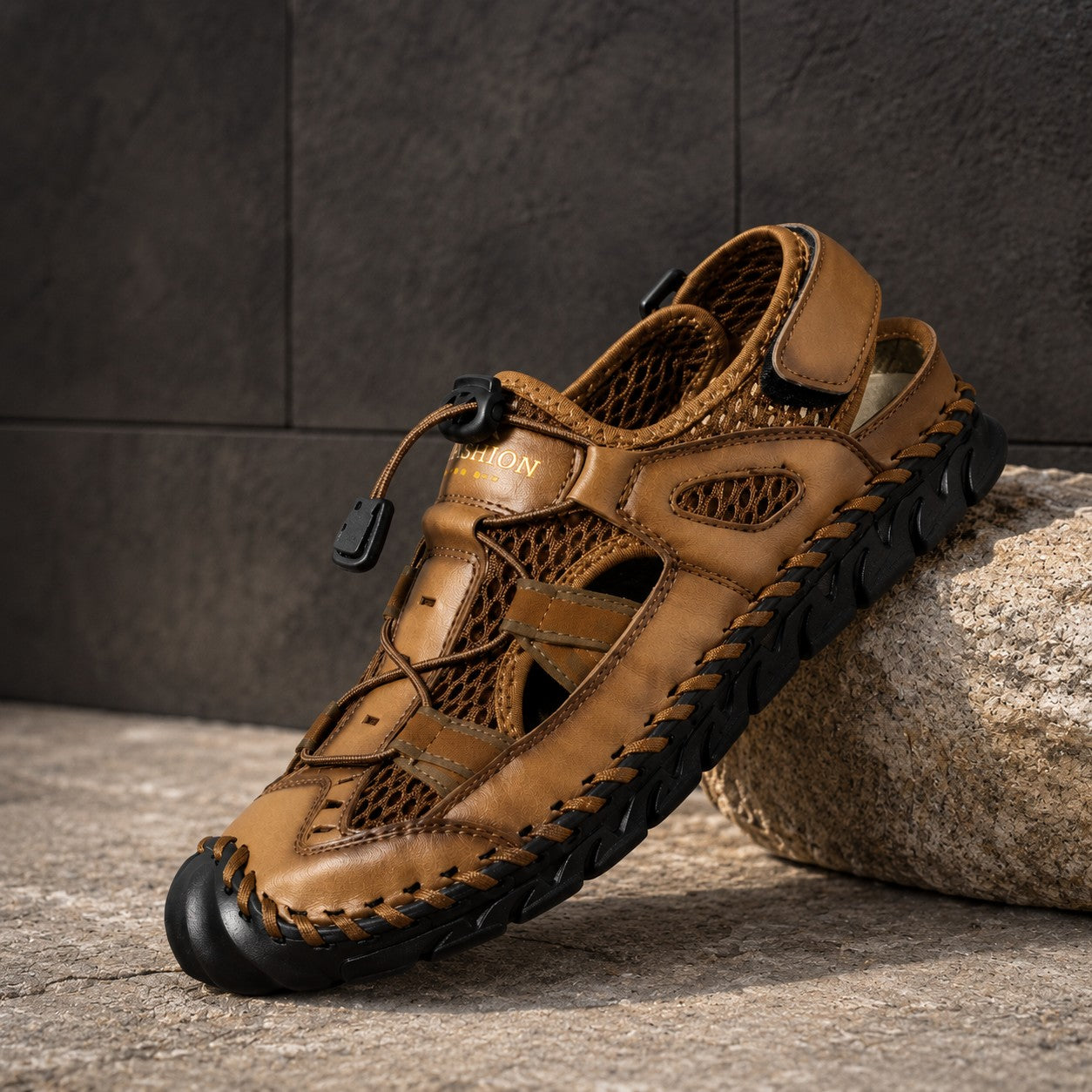 CLOSED TOE MESH OUTDOOR SANDALS