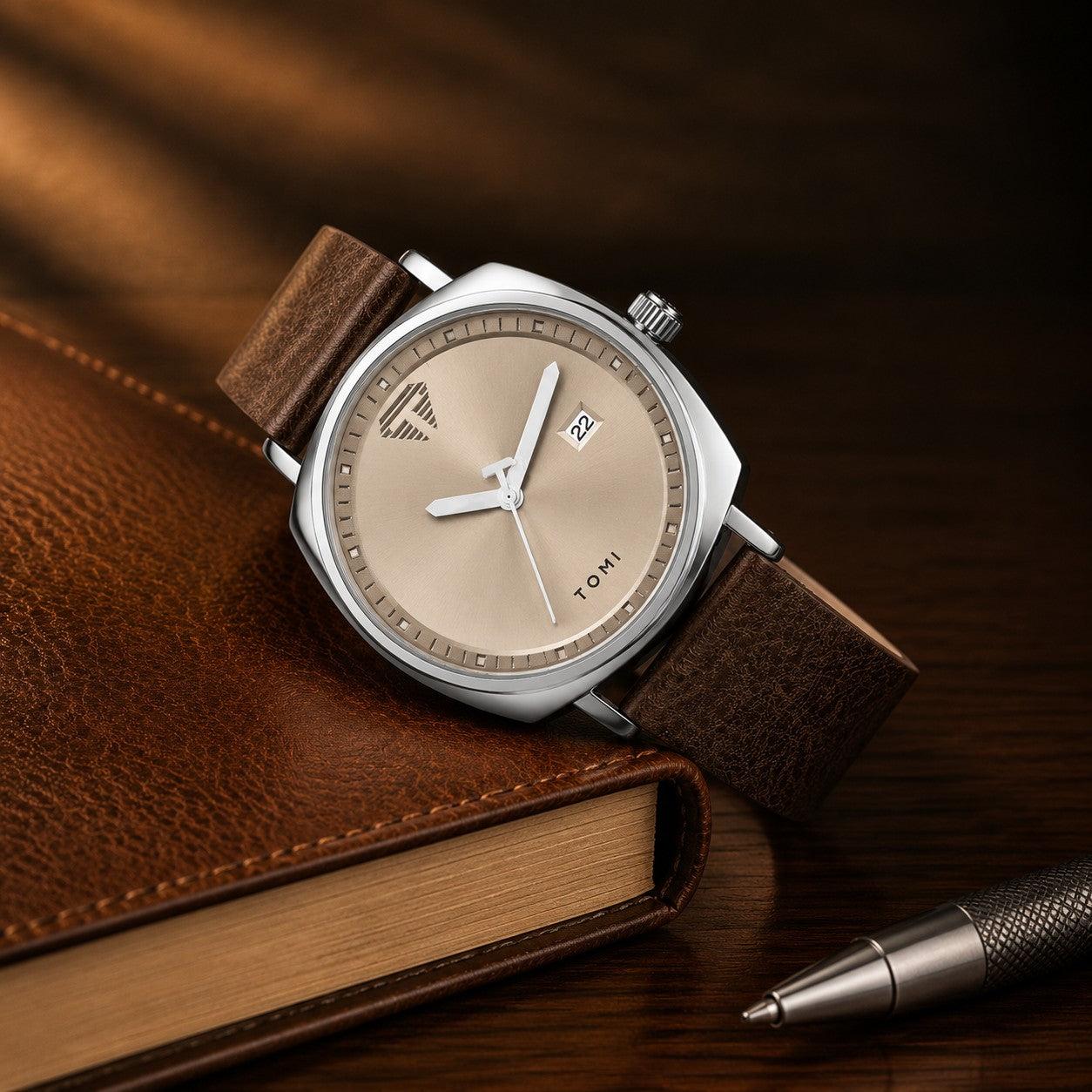 EMBLEM DIAL LEATHER WATCH