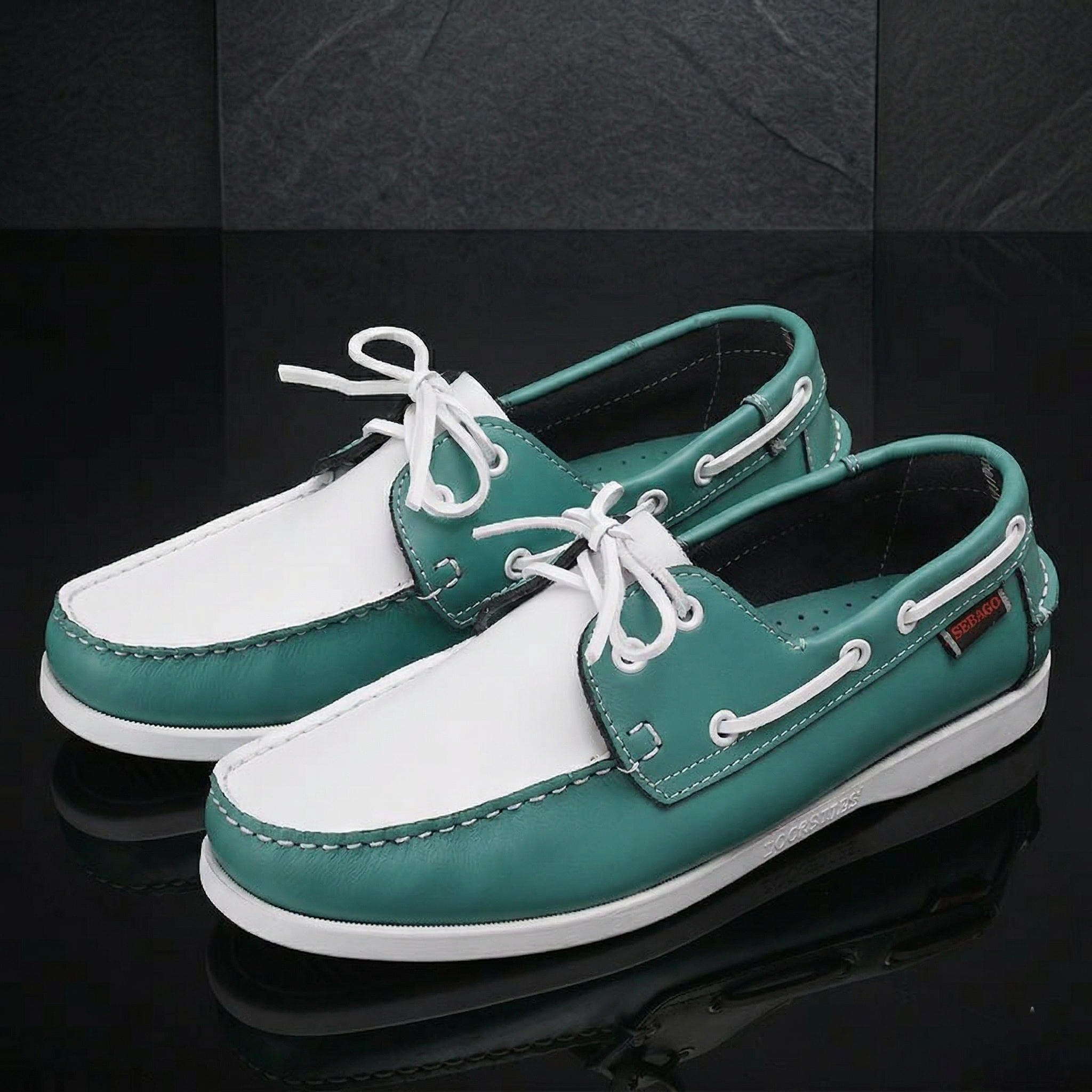 LACE-UP DECK SHOES