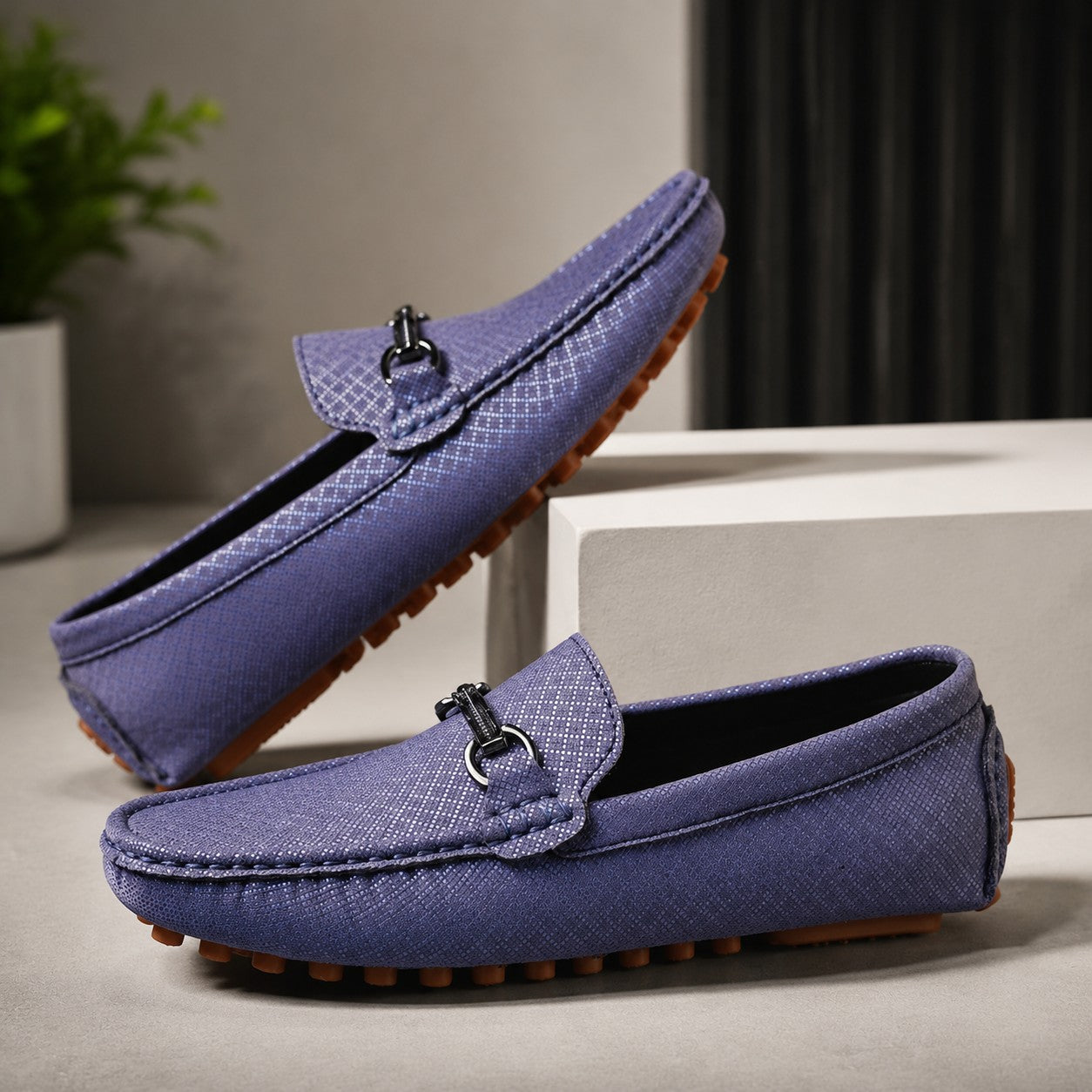 ROUND TOE LOAFERS