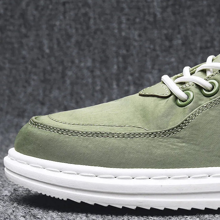 LIGHTWEIGHT STREET SNEAKERS