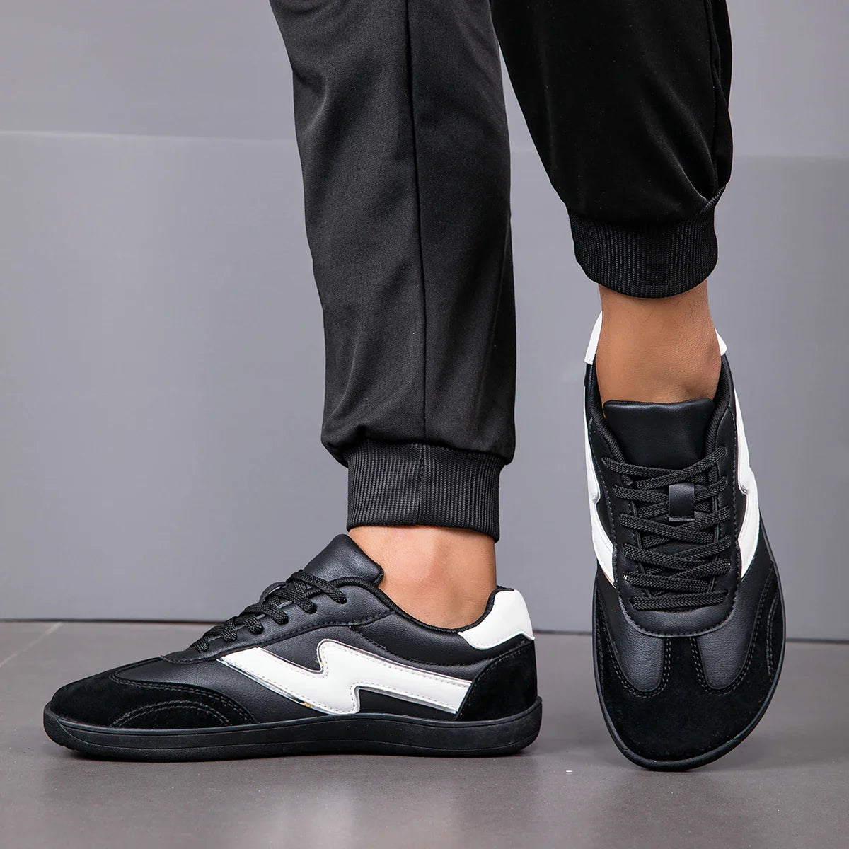 WIDE TOE COMFORT SNEAKERS