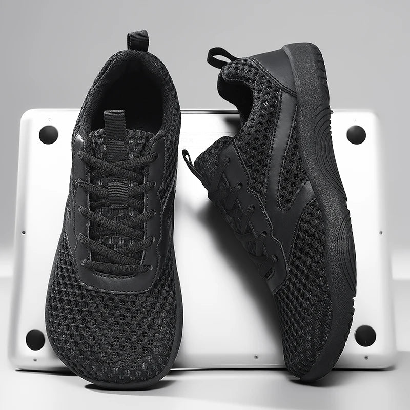 LIGHTWEIGHT MESH FIT TRAINERS