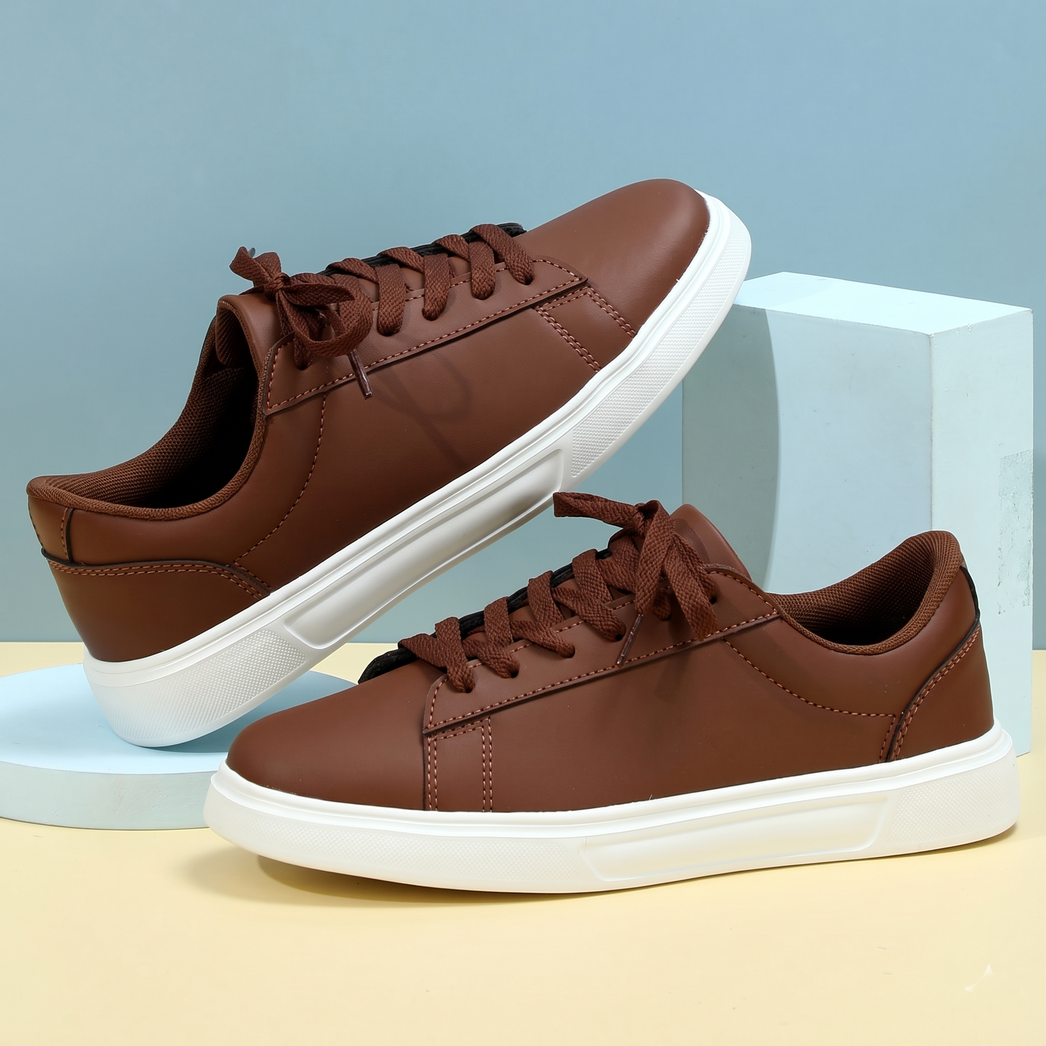 STYLISH SPORTY SNEAKERS