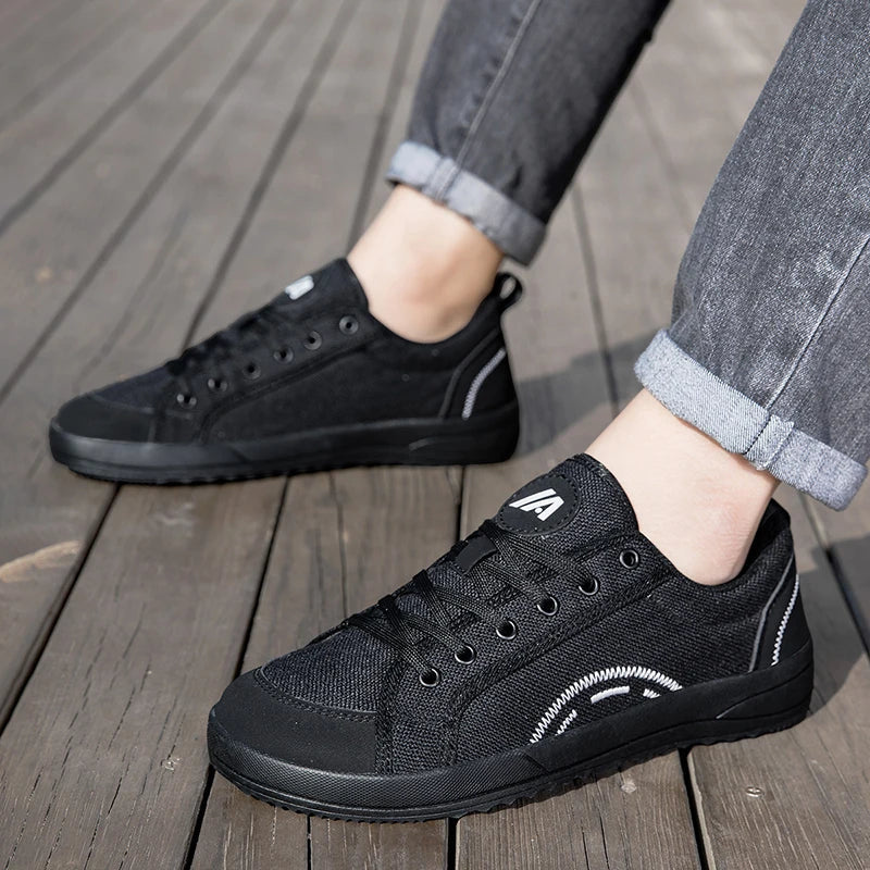 WIDE TOE SPACE SNEAKERS