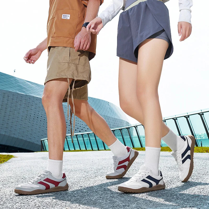 WIDE TOE TRAIL SNEAKERS