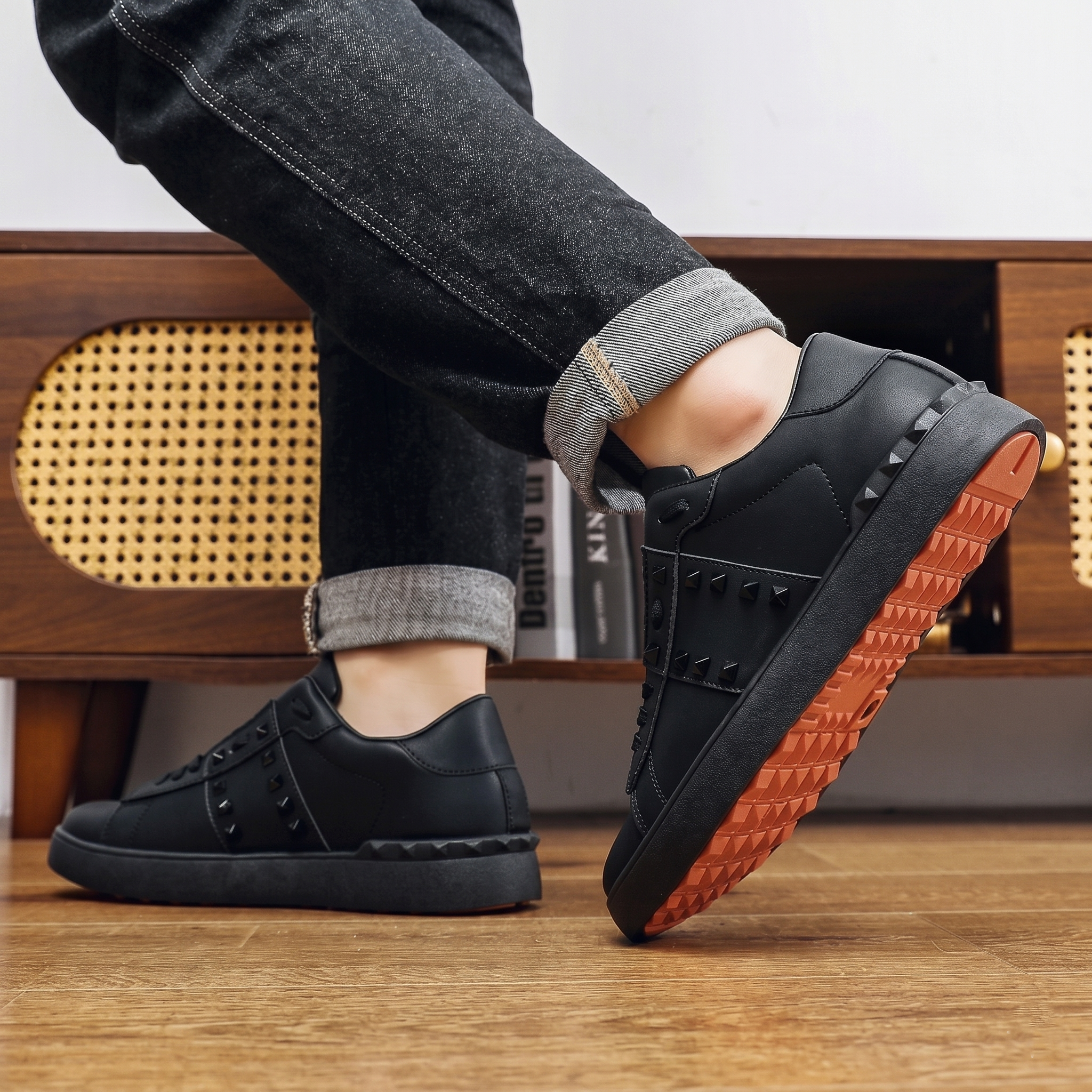 URBAN RIVET TRAINERS