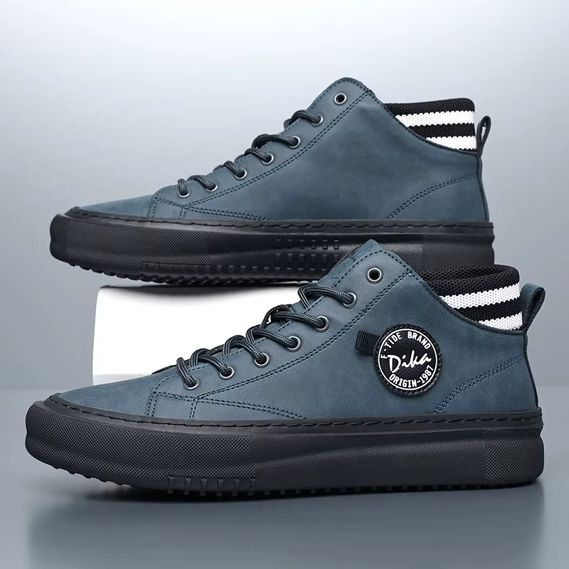 VERSATILE LACE-UP LEATHER SNEAKERS
