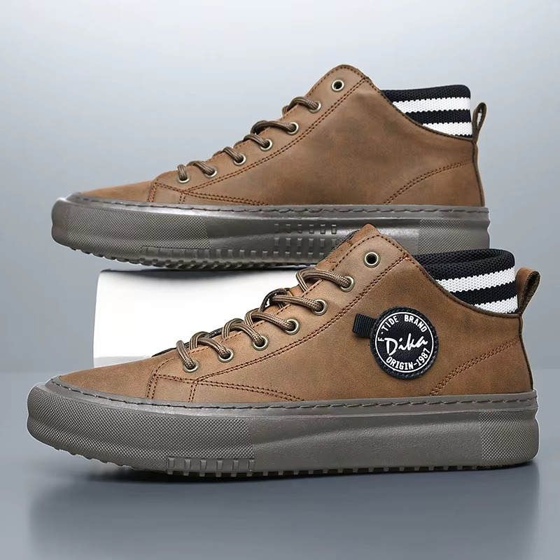 VERSATILE LACE-UP LEATHER SNEAKERS