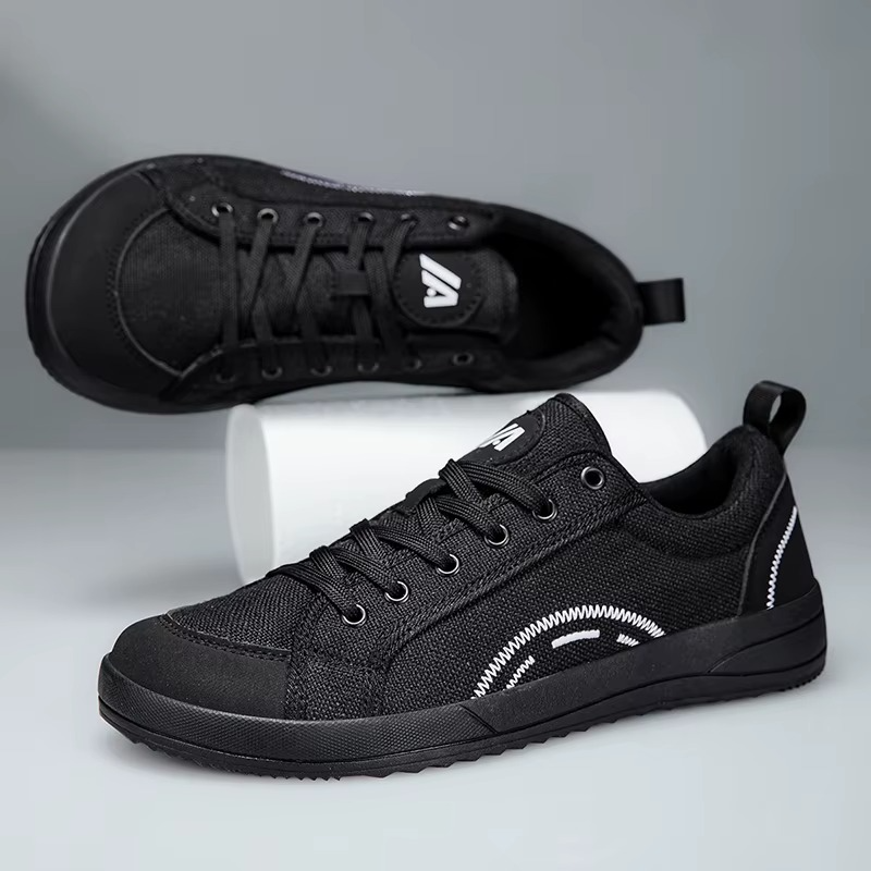 WIDE TOE SPACE SNEAKERS