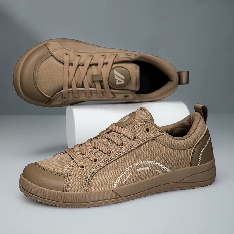 WIDE TOE SPACE SNEAKERS