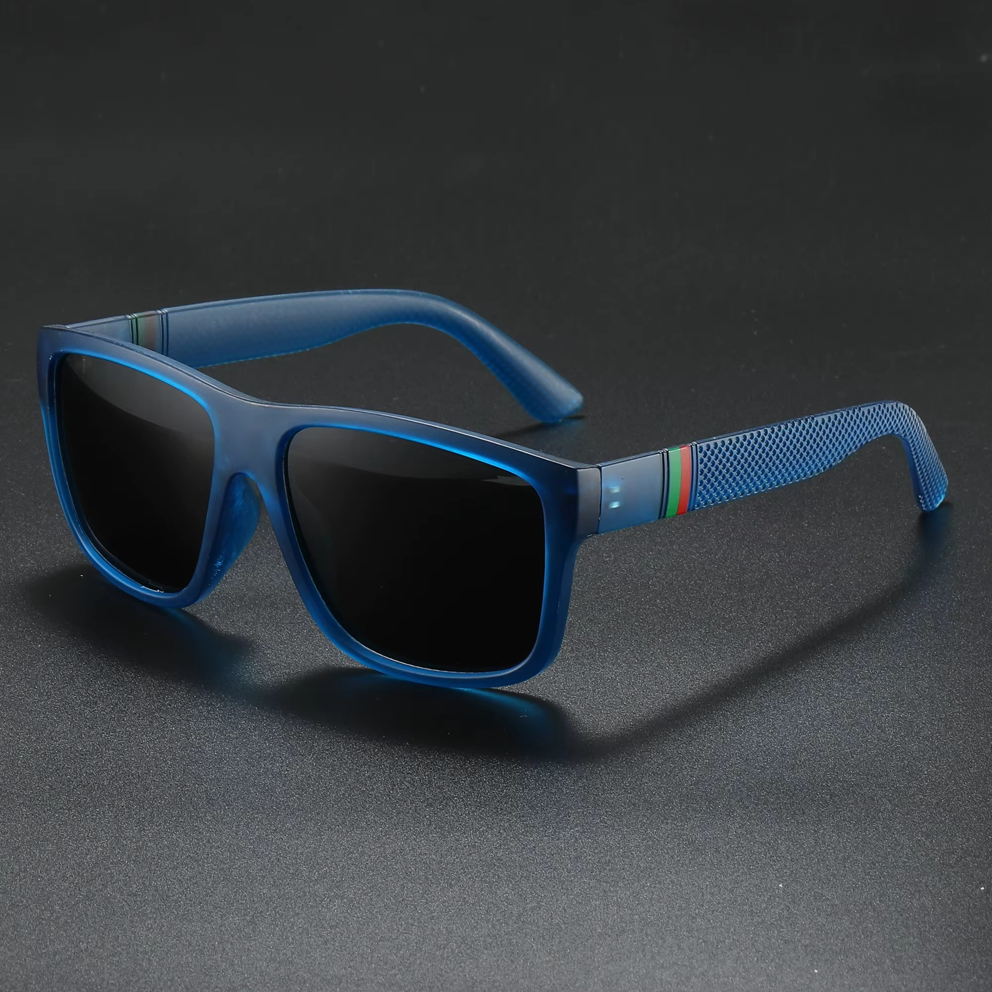 BOLD SQUARE SUN SHADES