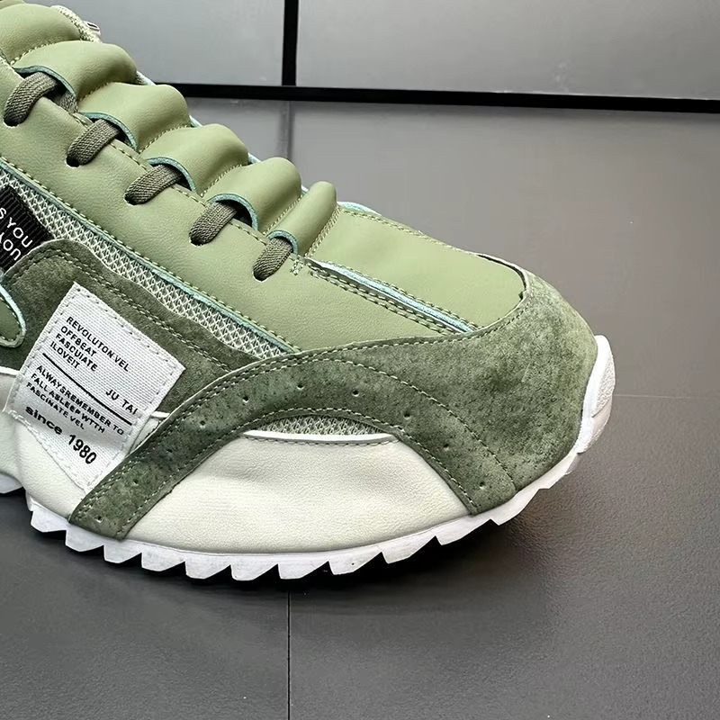 LIGHTWEIGHT LACE-UP SNEAKERS