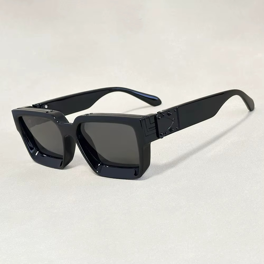 SILVER FRAME SUNGLASSES
