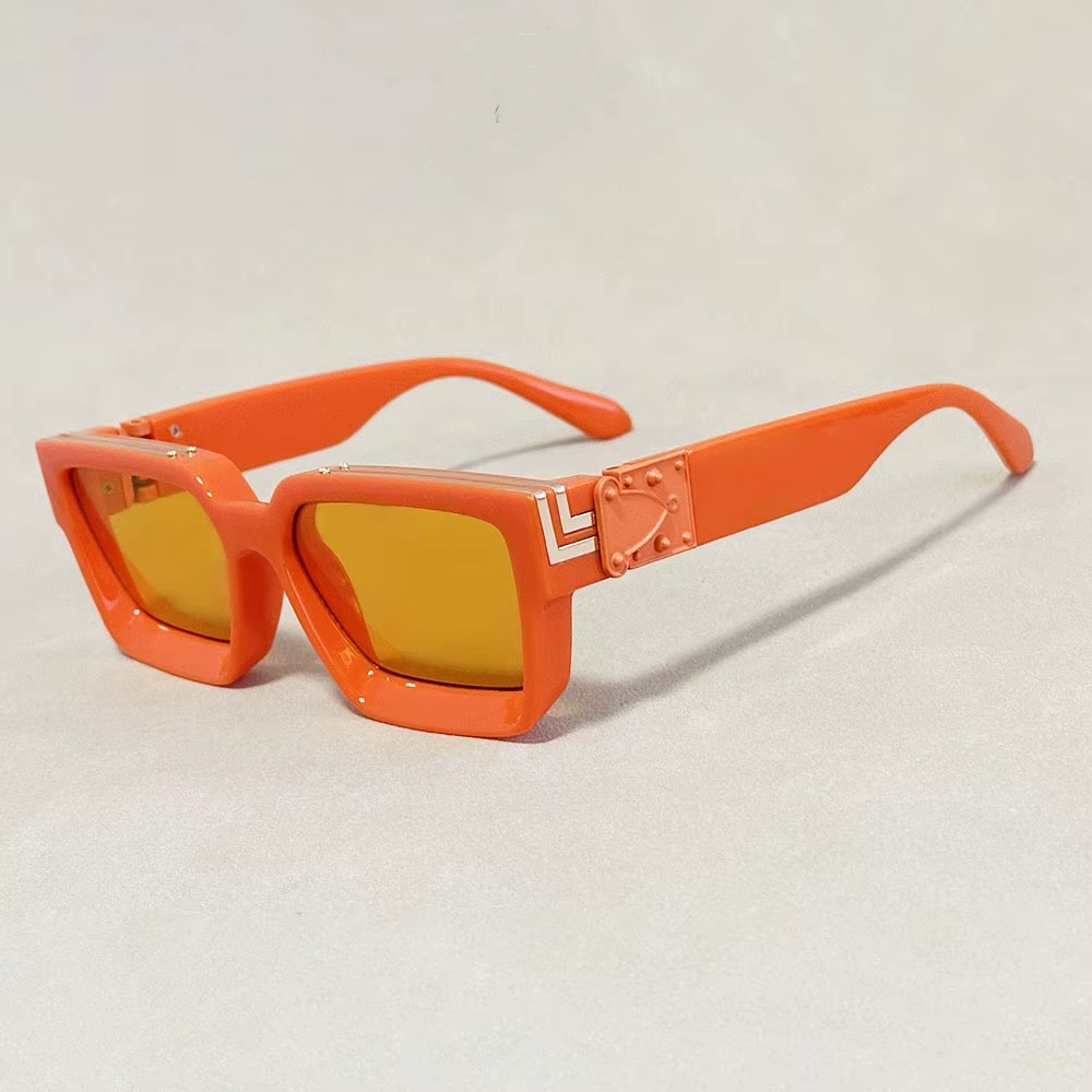 SILVER FRAME SUNGLASSES