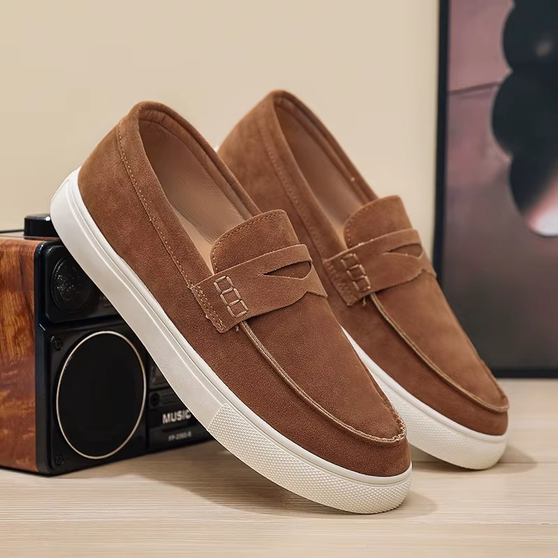 LIGHTWEIGHT SUEDE LOAFERS
